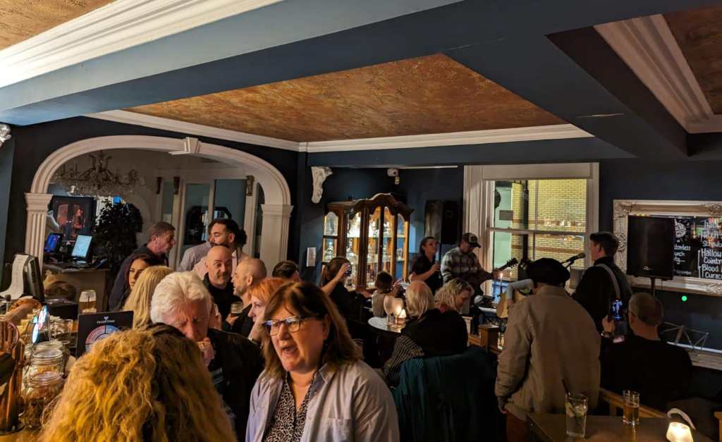 Southend City Radio LIVE at The Royal Hotel: Candlelight Acoustic Night Open Mic&nbsp;Tour