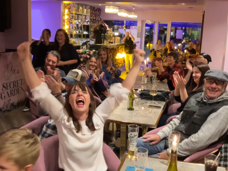 Southend City Radio LIVE at Isla’s Bar: Candlelight Acoustic Night Open Mic&nbsp;Tour