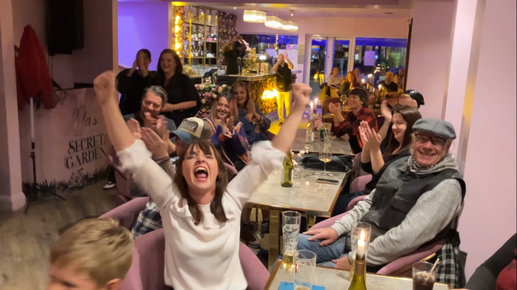 Southend City Radio LIVE at Isla’s Bar: Candlelight Acoustic Night Open Mic Tour