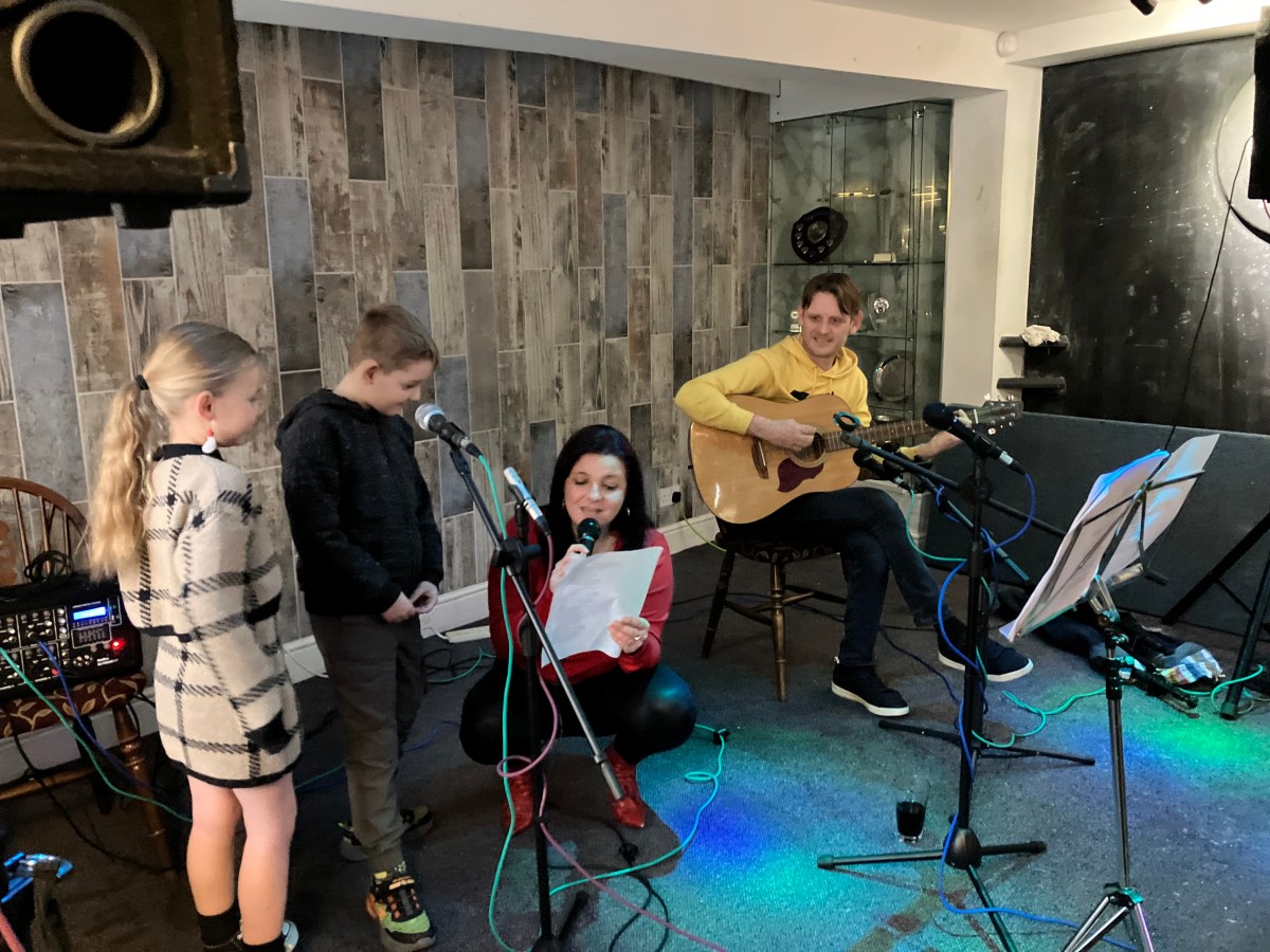 Southend City Radio LIVE at The Miley: Candlelight Family&nbsp;Christmas