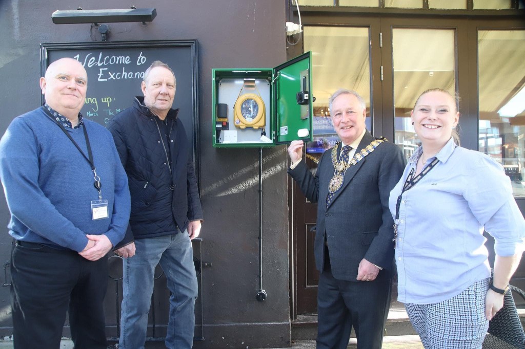 New 24 hour defibrillator installed in the heart of Southchurch
